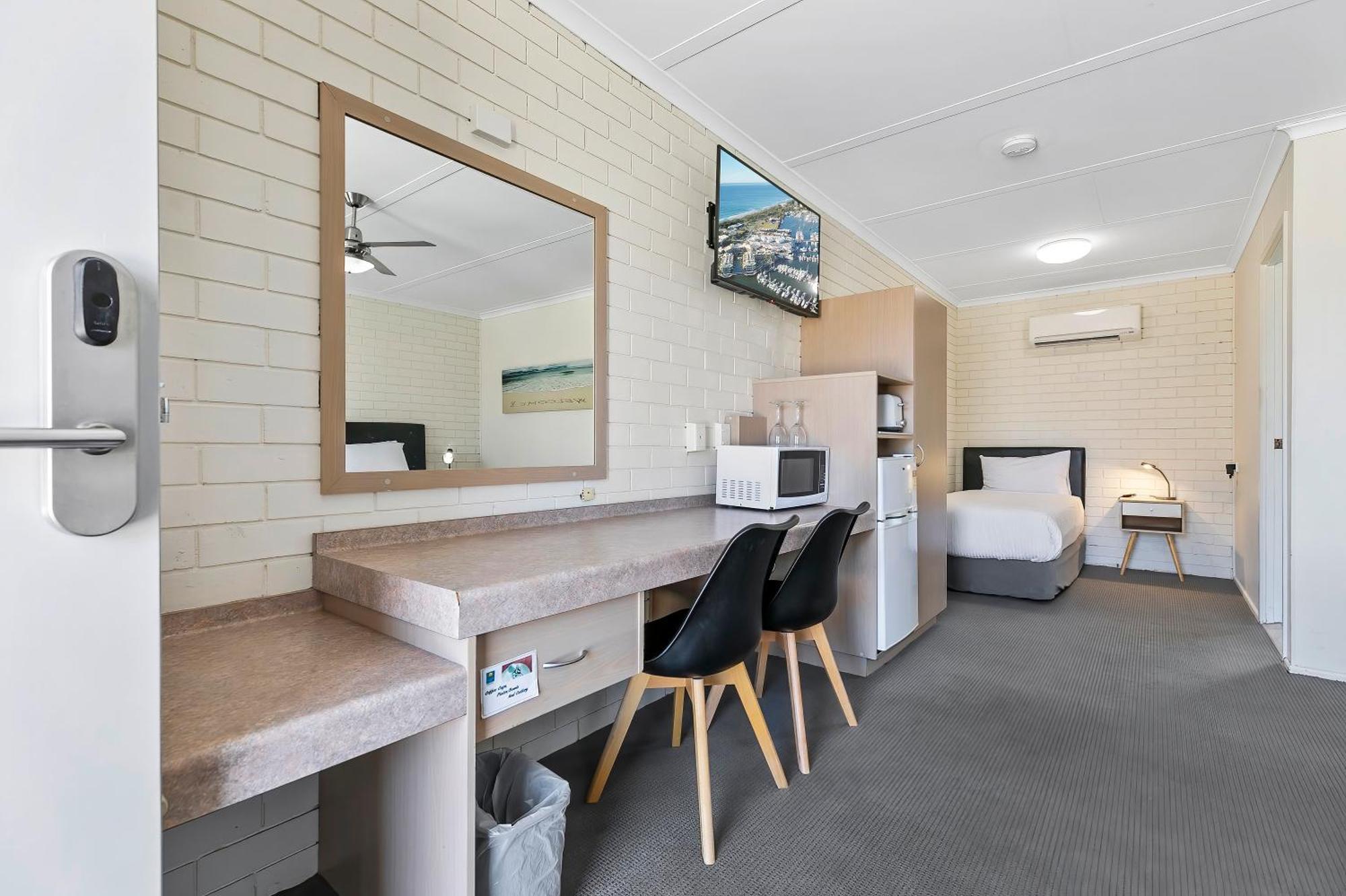 Comfort Inn On Main Hervey Bay Buitenkant foto
